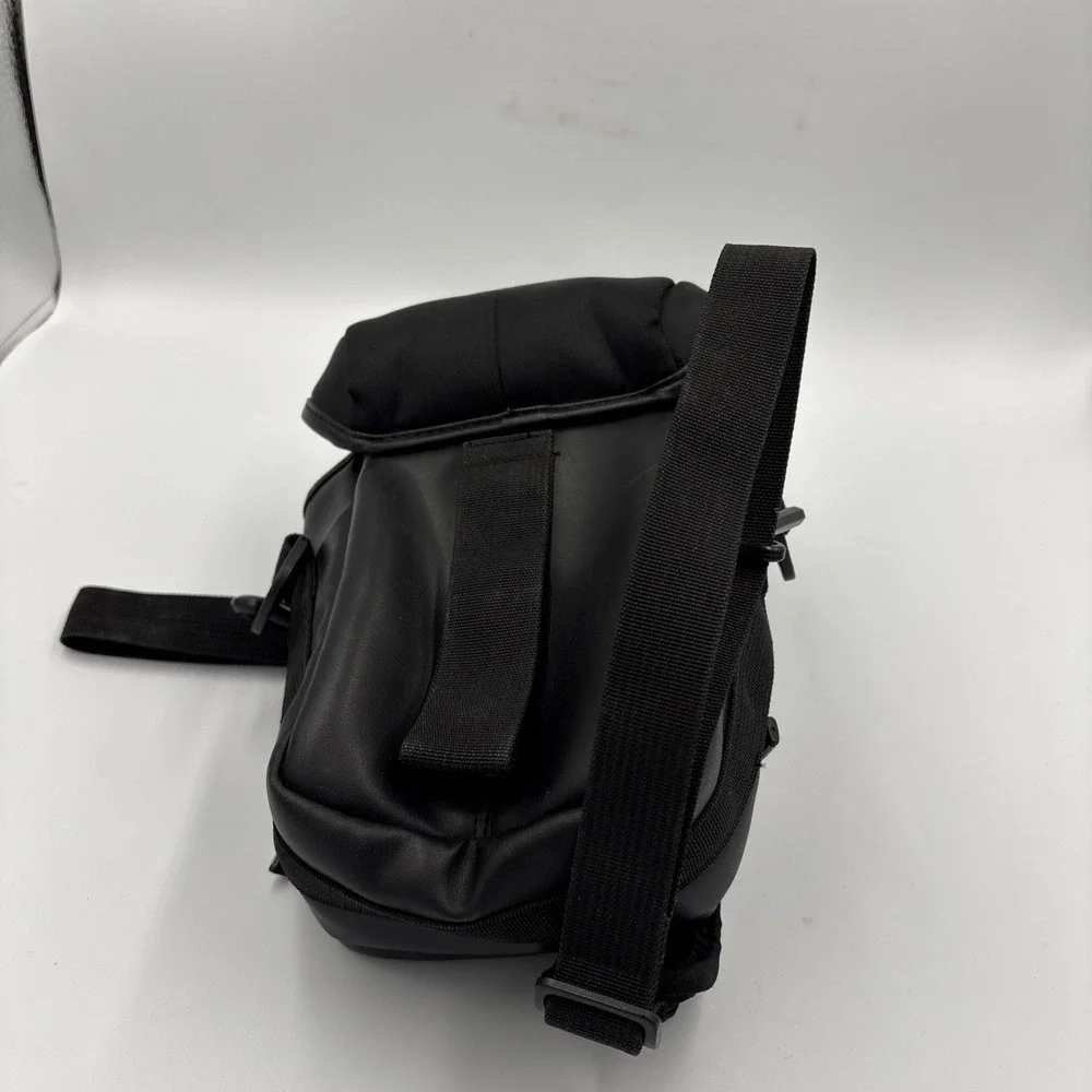 Targus Camera Case  Bag Multi Pocket Black Gray Shoulder Strap Cross‎ Body